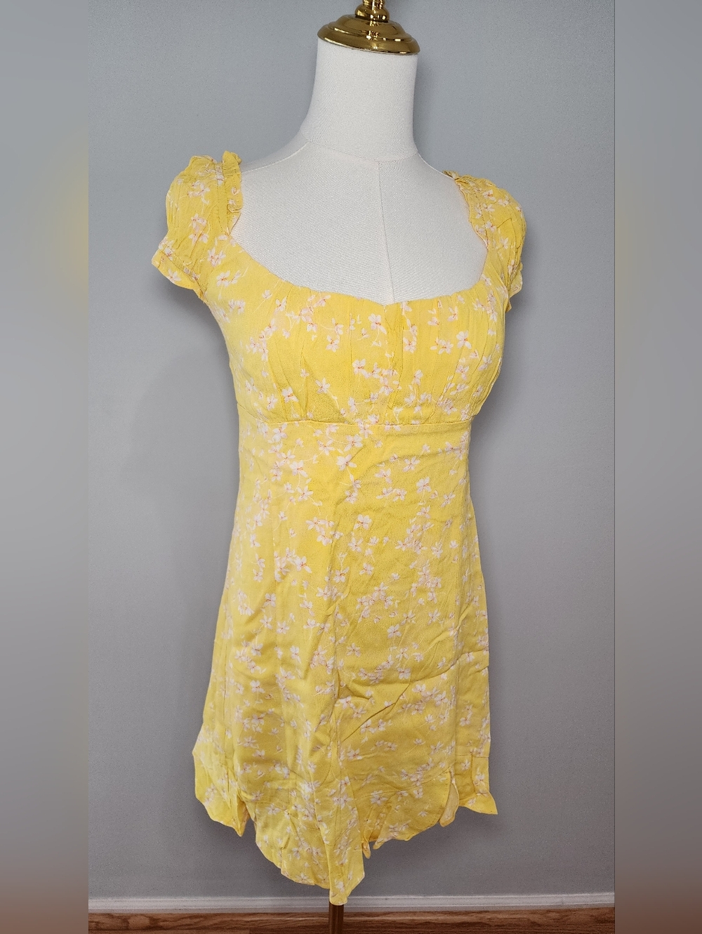 Sophie Rue Floral Ruffle Mini Dress Yellow Summer Beach 100% Rayon Size S